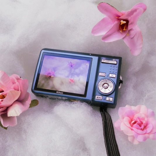 MintGear™ blue nikon coolpix s550 digital camera