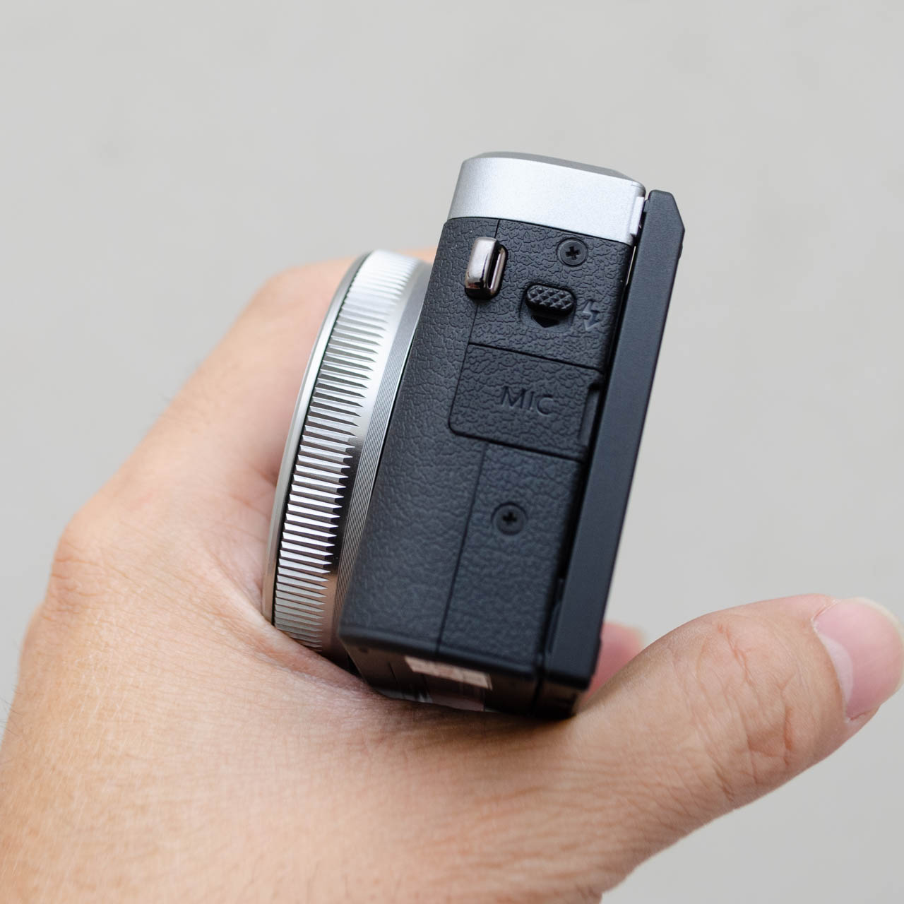 Canon PowerShot G7X Mark III - High Quality, Compact Size