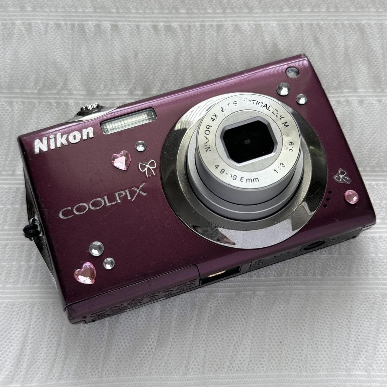 Nikon Coolpix S4000 Digital Camera - Like New