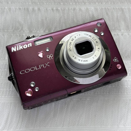 Nikon Coolpix S4000 Digital Camera - Like New