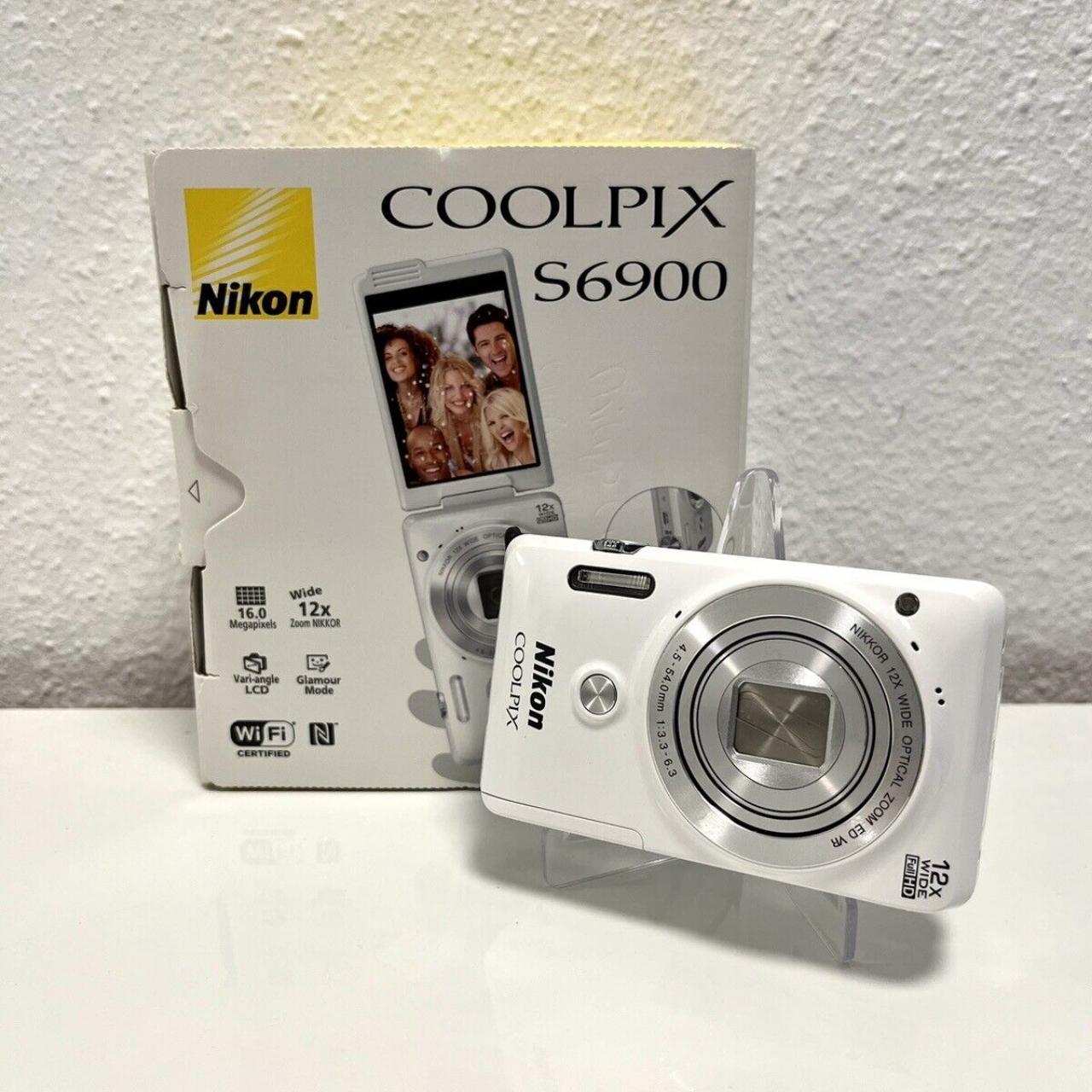 Nikon coolpix s6900 Compact Digital Camera  with all accessories