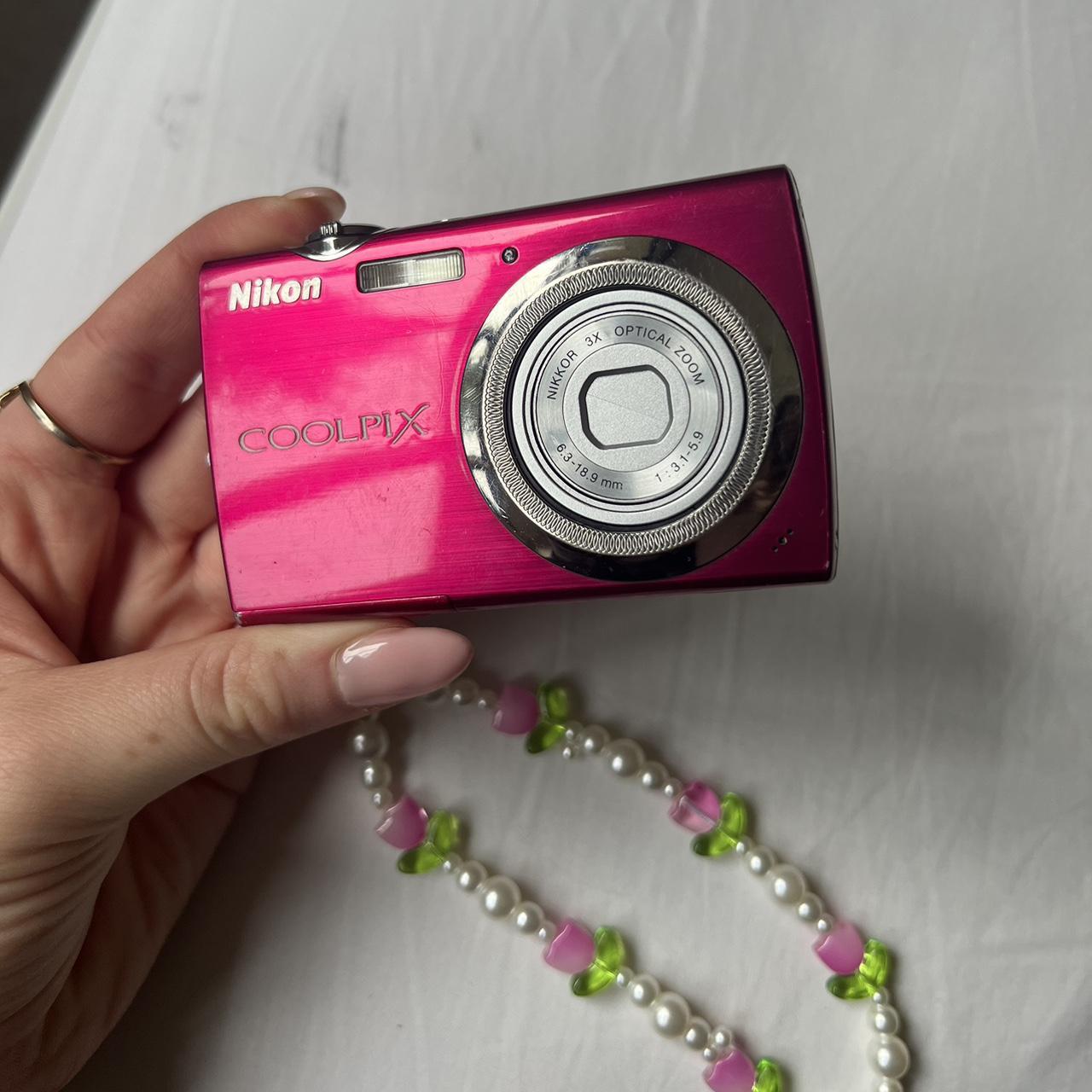 MintGear™ vintage nikon coolpix s230 10mp hot pink digital camera
