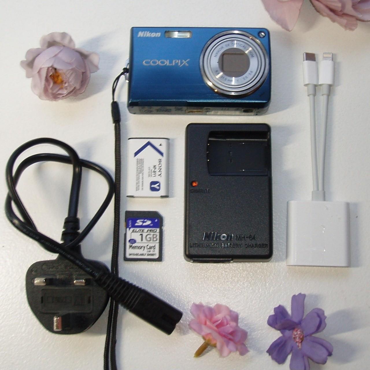 MintGear™ blue nikon coolpix s550 digital camera